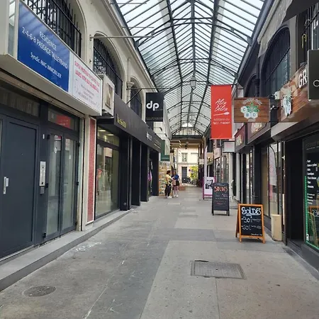 F2 Hypercentre Terrasse Talleyrand Reims Exterior photo